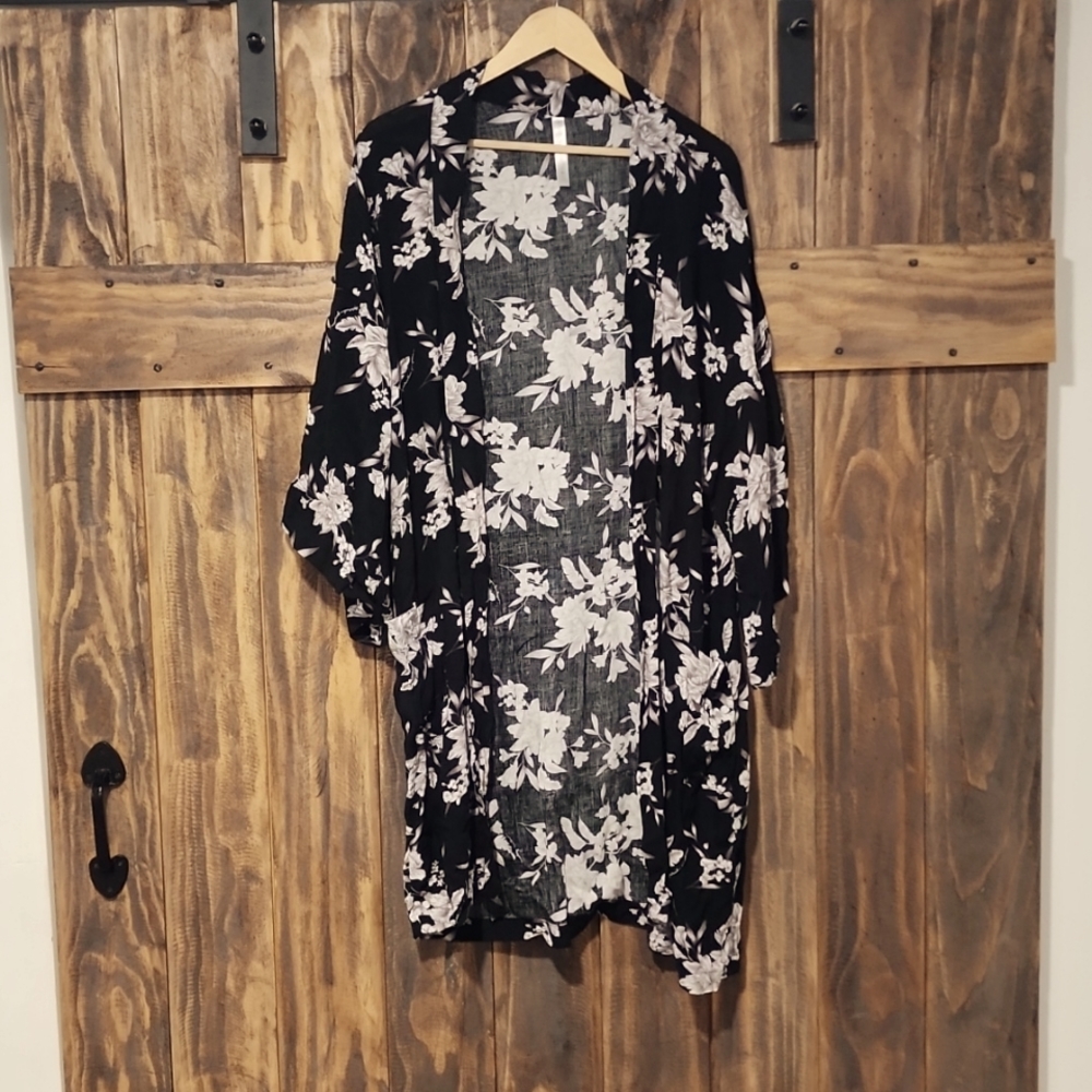 Spiritual Gangster black floral Maya Kimono